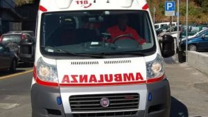 A 17 anni soccorre l'amica che ha una crisi epilettica in autobus