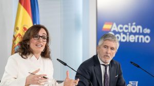 Los detalles del desembarco del Hondius: los 14 españoles llevarán mascarilla FP2 y no tendrán contacto con el exterior