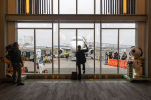 Alaska drops SFO route, expands service at smaller Bay Area airport