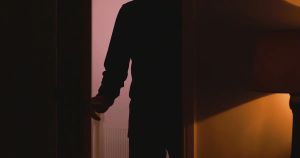 Incesteur, incesté : quand la langue dérive pour mieux comprendre le crime