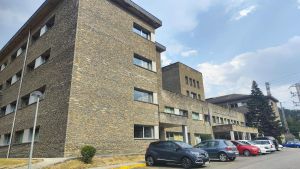 Mover médicos a los hospitales de las alas, principal reto de los nuevos equipos directivos de la sanidad regional: quiénes lo afrontan y cómo lo intentarán