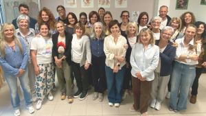 Festa della mamma, l’ostetrica Enza e il suo messaggio dal consultorio di Livorno: «Non serve sia Wonder Woman ma ditele che è la migliore»