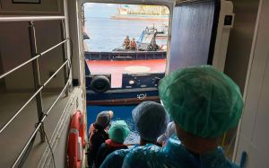 Passengers on hantavirus-hit cruise ship begin to disembark on Spain’s Canary Islands