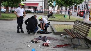 Sicurezza in piazza Libertà a Trieste, Dipiazza: «Chi porta cibo attira anche i criminali». Ics: «Colpa del Comune»