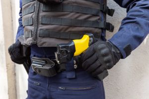 400 agents de sécurité de la SNCF et de la RATP désormais armés de Taser