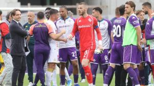 Fiorentina-Genoa senza reti. Viola salvi, ma fischiati /