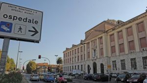 Livorno, invalida dopo un intervento per un tumore: l’Asl valuta una nuova proposta risarcitoria