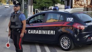 Gussago, guida ubriaco e minaccia i passanti. Poi aggredisce i carabinieri: arrestato
