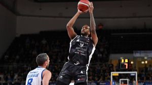Ultima sfida di stagione, la Bertram Tortona batte la Reyer Venezia e blinda il quinto posto