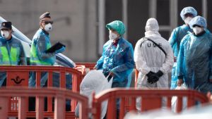 Hantavirus, passeggeri fatti sbarcare a Tenerife. Uno si sente male sul volo per Parigi