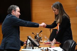 Un altre somni humit de PP i Vox complert: amagar la gota freda davall l'estora
