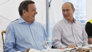 Colloqui Russia-Ucraina, l’ipotesi Schröder negoziatore. “Mosca così divide i tedeschi”