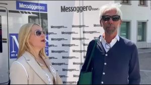Il camper del Messaggero Veneto arriva a Tolmezzo: i ricordi dei cittadini sul terremoto del 1976