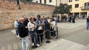 Cala il sipario sulla mostra di Goldin a Treviso: 155 mila visitatori a Santa Caterina