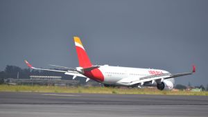 IAG acelera el saneamiento con una recompra de bonos por 825M€