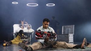 Abgründe am Schauspielhaus Zürich: Bei „Maniac“ steht die Welt in Flammen