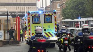Linea dura in Francia: “Isolamento per i contatti, 6 mesi di reclusione a chi sgarra”