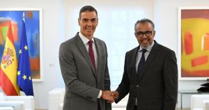 Sánchez se reúne este martes con el director de la OMS en Moncloa para abordar la crisis del hantavirus
