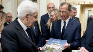 La Scala e il Politecnico, l’abbraccio di Milano a Mattarella in due luoghi simbolo della città