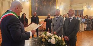 Manuel Aspidi (ex Amici) e Gianluca Di Liberti, a Livorno il fatidico sì: «Due cuori, un’unica anima» - L'unione civile celebrata da Bandecchi