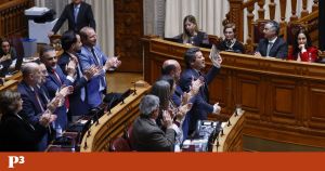 Os deputados gozam de imunidade para insultar quem lhes paga?