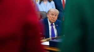 Trump cercado por Irán, China y las elecciones