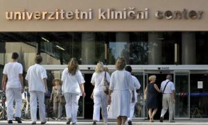 Kar šest operacij: Je bila pacientka del raziskave travmatologa in njegove žene?