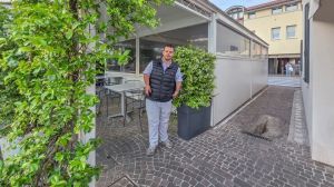 Montebelluna, via i tavoli del ristorante per far spazio alla nuova strada: «Non rinuncio a 30 coperti»