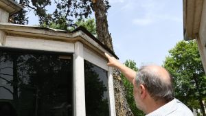 Presi dopo i furti di rame al cimitero di Pavia: in auto avevano le grondaie appena rubate