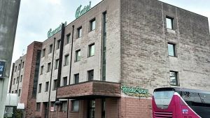 Acquirenti inadempienti, l'hotel Executive di nuovo all'asta: il prezzo di partenza scende a 1,7 milioni di euro