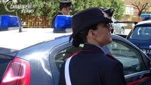 Video con minacce e armi per non pagare un debito di lavoro: arrestato ragazzo di 26 anni