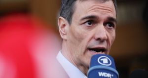 Pedro Sanchez, il vero miracolo spagnolo: è ancora premier