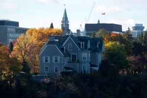 The restoration of 24 Sussex is worth the price