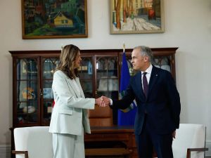Bell: Done! Danielle Smith expected to ink MOU pipeline deal with Carney by Friday A deal between Premier Smith and Prime Minister Carney. Very soon. Book your seat