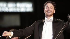 L’ultima ’sinfonia’ del direttore d’orchestra Michele Spotti: “Da Wagner al Met: ora sogno Milano”