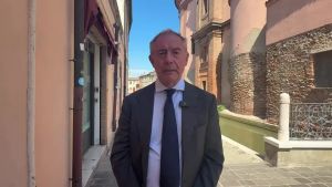 Crisi Electrolux, il ministro Urso: «Inaccettabile il piano dell’azienda, tuteleremo i lavoratori»