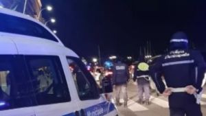 Minore accoltellato in piazza Municipio: convalidato dal gip il fermo del 15enne