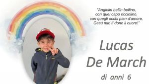 Fiaccolata per Lucas la sera prima del funerale