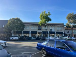 Major retailer to close its only store in Oakland
