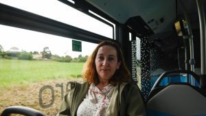Hablan los vecinos de Avilés sobre el nuevo autobús eléctrico del Consorcio de Transportes de Asturias: 