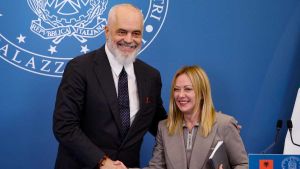 Il colpo accidentale dell’Albania