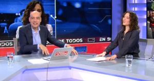 El masaje de Nacho Abad a Ayuso en ‘En boca de todos’: “La he visto mucho más delgada”