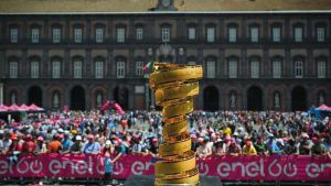 Giro d’Italia a Napoli, per le scuole libertà di scelta sull’orario