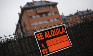 Tres de cada cuatro españoles apoya limitar los alquileres de temporada o suspender desahucios a vulnerables