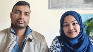 Akter e Hossain, sposi fratelli. Un matrimonio combinato e la grazia di volersi bene: “Mi ha promesso la laurea”