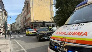 Investimento in largo Barriera a Trieste: traffico paralizzato
