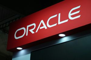 Oracle Stock Drops 3.6% to $186.83 as AI Spending Concerns Weigh on Cloud Giant Amid Market Volatility
