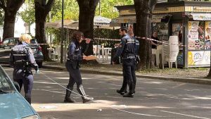 Milano, incidente mortale in via Cadore: pedone schiacciato due volte da un autocarro in retromarcia