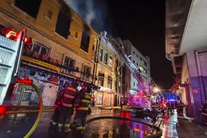 Valparaíso se quema desde dentro. Por Lucy Oporto Valencia