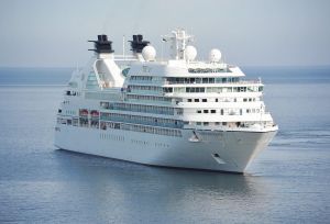 Confinadas 1.700 personas a bordo de un crucero en Burdeos tras la muerte de una de ellas por un brote de gastroenteritis